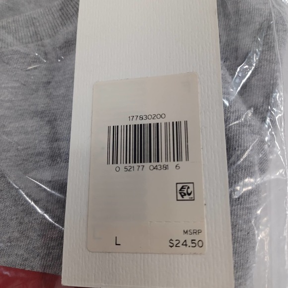 Levi's Size L Heather Gray with Red Logo Set-in Tee NEW - Picture 3 of 7